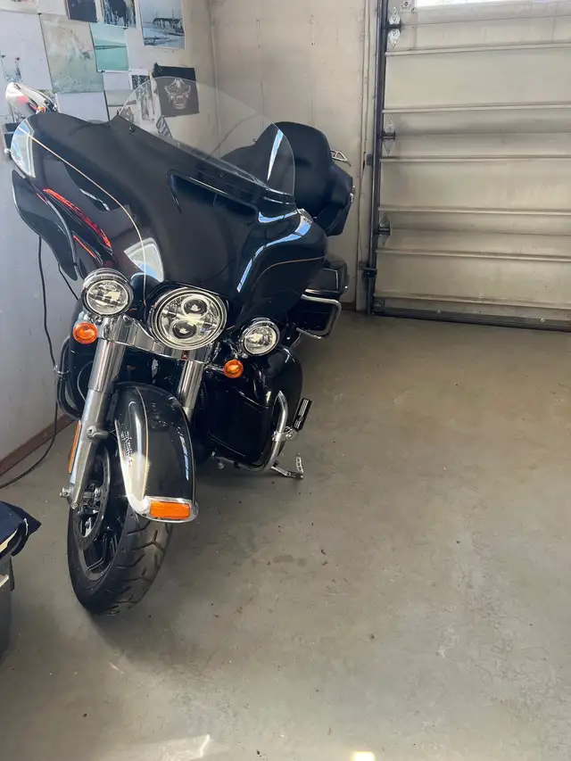 2017 Ultra Classic Limited Low Harley Davidson in Touring in Edmonton - Image 5