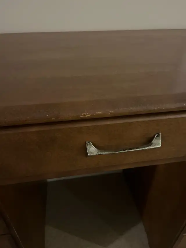office or student solid walnut wood desk in Desks in Ottawa - Image 5
