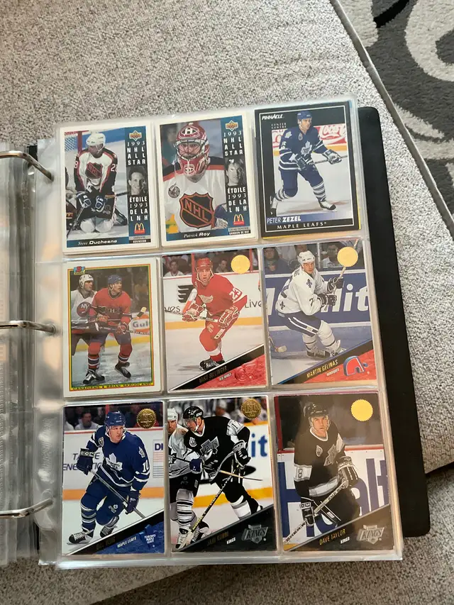 Hockey Cards in Arts & Collectibles in Oshawa / Durham Region - Image 5