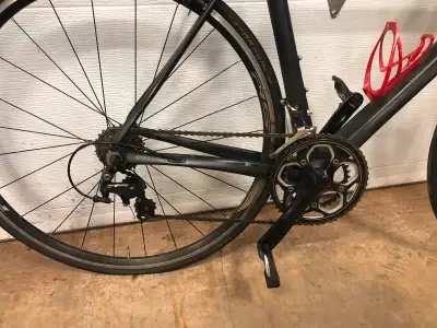 Miele svelto road bike -full carbon with aluminum wheels -size medium -shimano 105 components -excel...