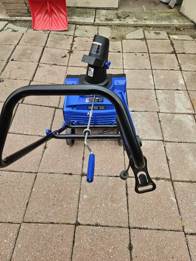 SnowJoe Electric Snow Blower in Snowblowers in City of Toronto - Image 8