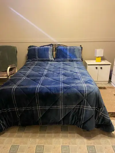 Chambre à louer toute équipée près des centres d’achat Chicoutimi Idéal pour les travailleurs de l’e...
