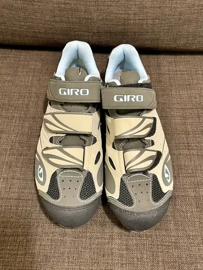 Brand new Giro Reva mountain bike shoes in khaki/sky blue colour. Size 38 women From a pet-free, smo...