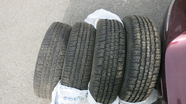 195 70 14 ALL SEASON TIRES GOODYEAR CONQUEST (2) 7-8/32 (2) 5-6 dans Pneus et jantes  à Laval/Rive Nord - Image 4