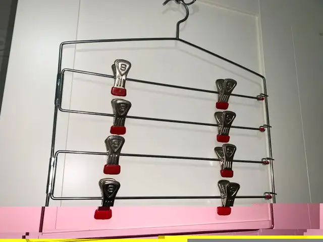 Multi-tiered hanger551578600463421441