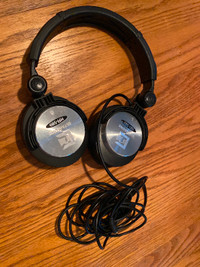 Ultrasone HFI-580 headphones. Great sound quality.