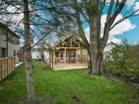 Beautiful Home/Cottage Steps To Lake Simcoe! 