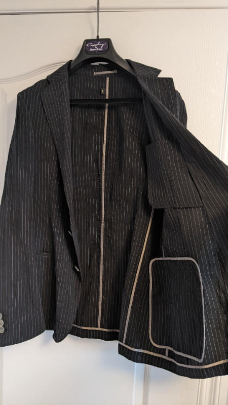 Armani Collezioni Men's Blazer Jacket dans Hommes  à Région de Markham/York - Image 4