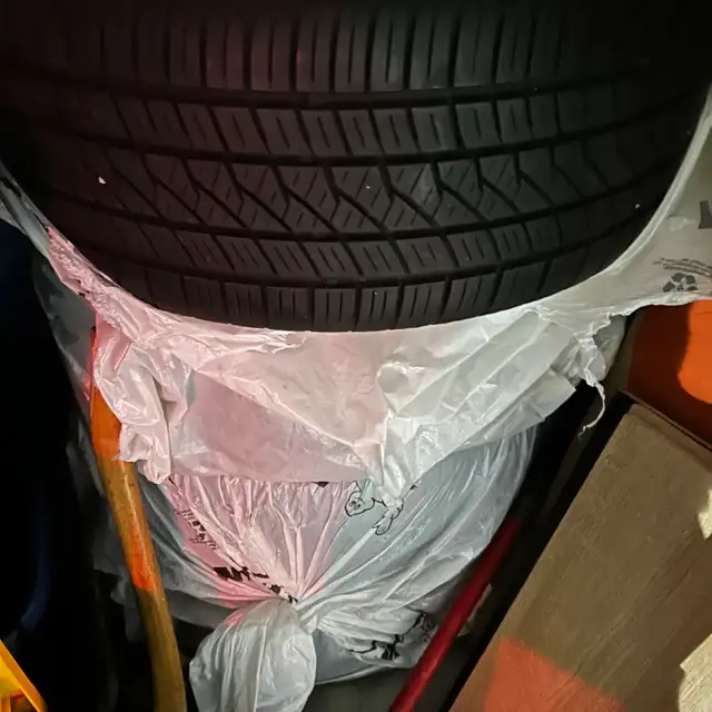 Set of 4 Continental 245/45/R18 in Tires & Rims in Oshawa / Durham Region - Image 4