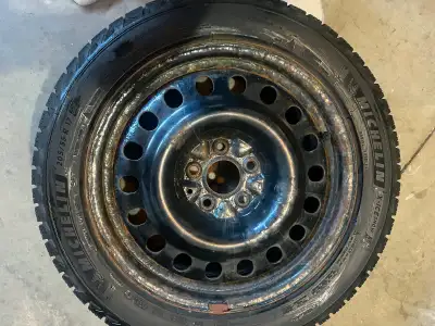 Michelin X-Ice Snow tires (80+ tread still) 205/55/R17 Came off Honda Civic.