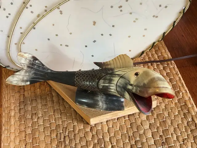 MCM Hand Carved Fish Lamp Made Horn, Wood & Fiberglass Shade in Arts & Collectibles in City of Toronto - Image 2