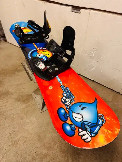 World Industries snowboard 138cm with Forum jr bindings, View more