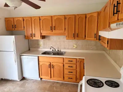 Centrally located 2 Bedroom apartment for rent. Quiet building. 2nd floor unit. Patio deck. Fridge,...