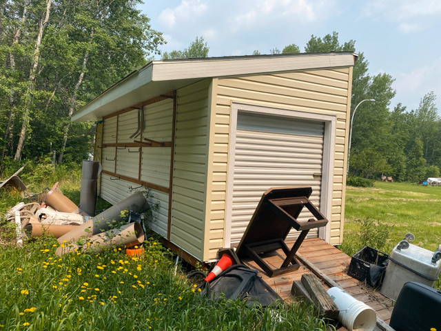 Large Storage Shed/Building in Martinique