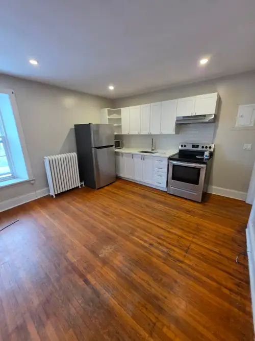 1 bedroom apartment available on the 2nd floor of a stone 4-plex near downtown Fergus. Walking dista...
