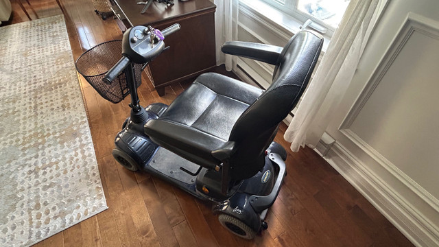 Quadriporteur Invacare dans Santé et besoins spéciaux  à Laval/Rive Nord - Image 2