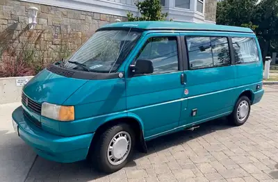 1992 Volkswagen Euro Van CV Pop Top Camper 5 Cyl, 2.5 litre gas engine Auto shift w/ 167,473 KMs (od...