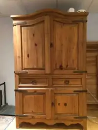 Mobilier de salon en pin rustique avec rangement intérieur