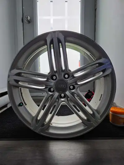 Mags Audi 19" – Édition spéciale S‑LINE / Quattro À vendre : Set de mags OEM Audi, modèle Speedline...
