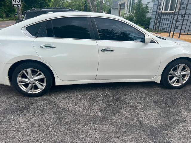 2014 Nissan Altima 2.5 SV (White)  for sale reach through kijiji in Cars & Trucks in Markham / York Region - Image 2