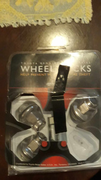 Toyota wheel lock nuts