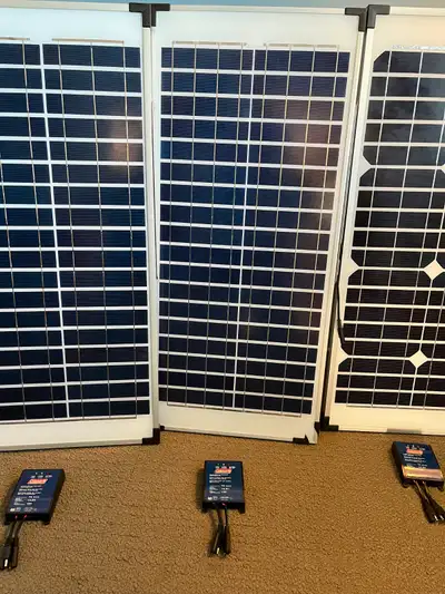 Bonjour, Je vends cet ensemble de panneaux solaires d'une puissance totale de 120 watts de marque Co...