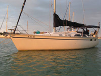 1990 Hunter Legend 35.5 Sailboat in Florida