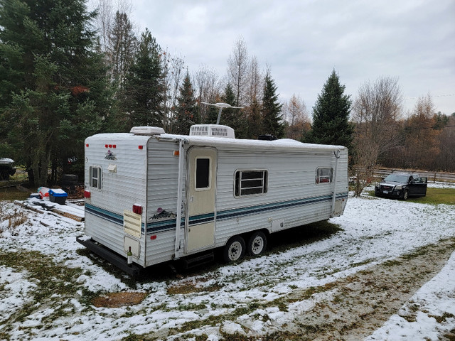 House trailer in Travel Trailers & Campers in Renfrew - Image 4
