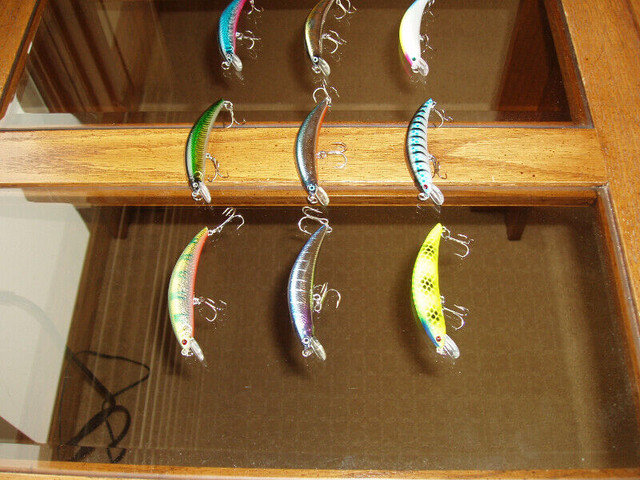 3 ¾ “ FENWICK WOBBL'N MINNOW LURE  NON ORIGINAL COLORS in Fishing, Camping & Outdoors in Owen Sound - Image 4