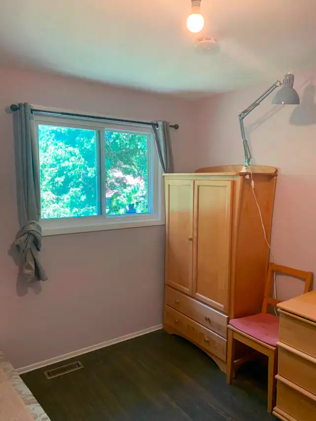 Oakville Room for Rent – Female Only (Near Sheridan College)63782601549955123
