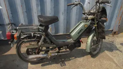 For sale is I believe a mid 1990's Jawa Babetta 210. Made in Czechoslovakia. The pros - bike is comp...