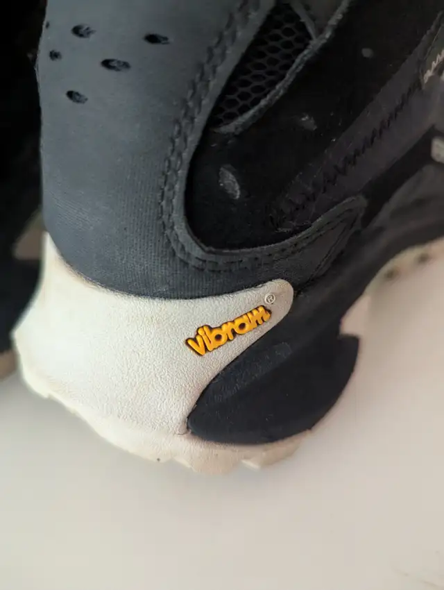Merrell Women's Moab Speed 2 Mid GORE-TEX Hiking Boots, size 7.5 in Other in Markham / York Region - Image 10