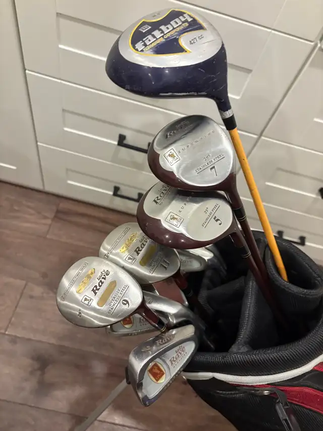 women’s right handed golf set and bag in Golf in Guelph - Image 3