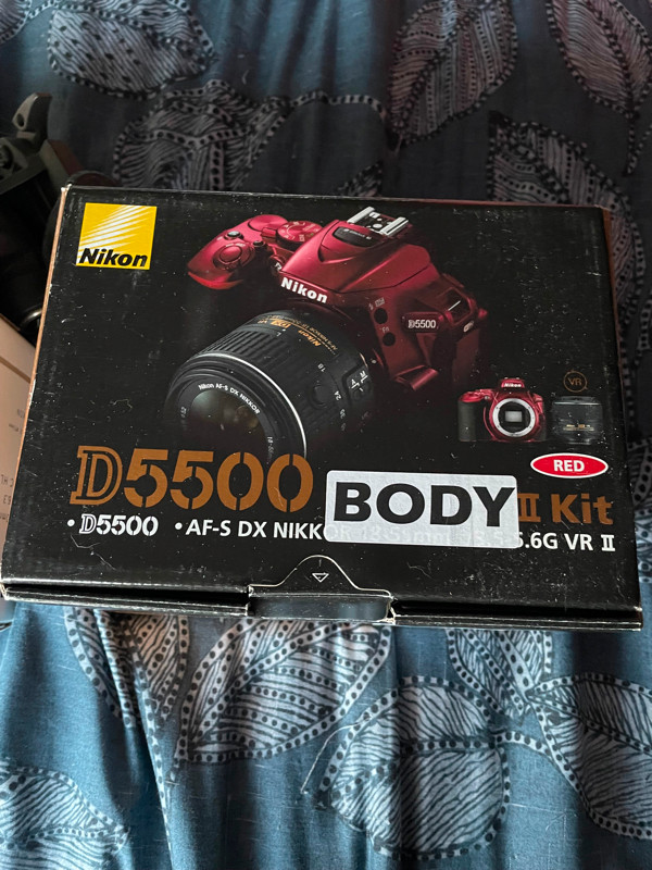 NIKON D5500 AF-S 18-55 VR2 KIT with TAMRON 18-400mm LENS in Cameras & Camcorders in Moncton