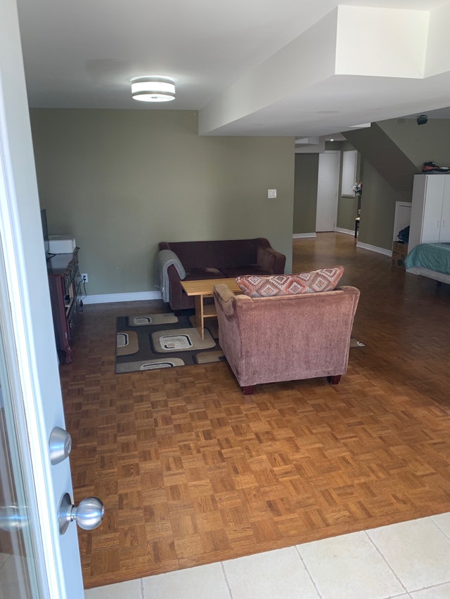 Walkout studio basement for rent asap for long or short term Short Term Rentals Mississauga