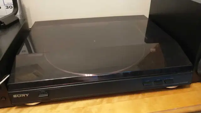 Turntable Sony PS-LX300USB in Stereo Systems & Home Theatre in Calgary - Image 2
