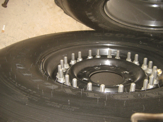 humvee 24 bolt rims and new 37 tires in Tires & Rims in Norfolk County - Image 4