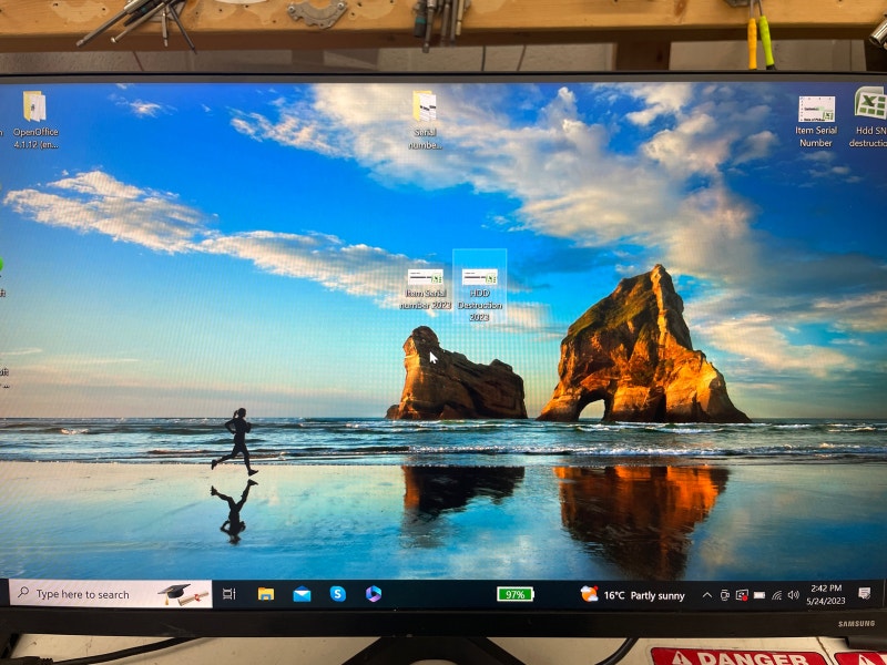 27” Samsung lcd for sale Monitors Winnipeg Kijiji