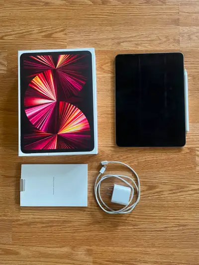 Selling my iPad Pro 11” (M1, 2021) together with the Apple Pencil 2nd generation – both in mint cond...