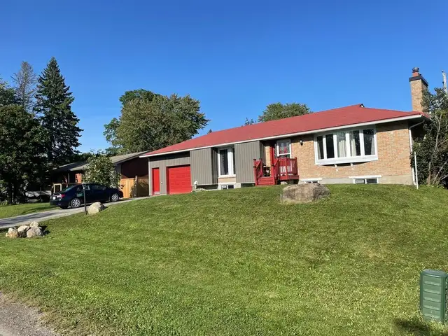 MAY 1st -$2500-MANOTICK-BASEMENTUNIT-3BEDROOM-1BATH -PARKING