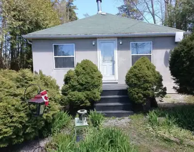 Totally renovated house/cottage on lake Simcoe in Brechin. Roofs, insulation, floors, walls, ceiling...