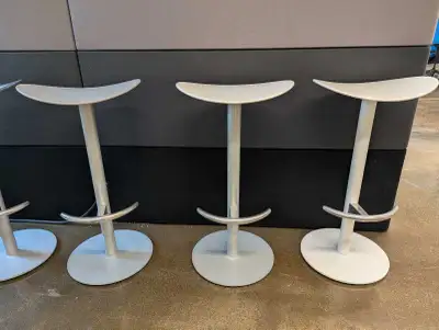 Tabourets qualité professionnelle | Commercial-grade barstools, View more