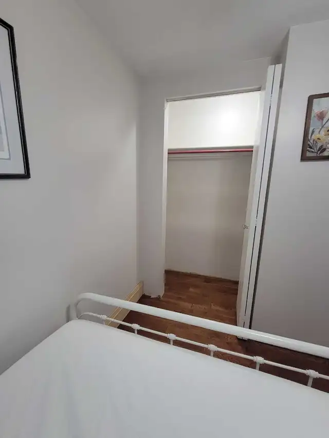 room for rent working females preffered in Short Term Rentals in Ottawa - Image 10