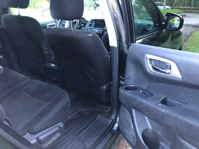 NISSAN PATHFINDER 2015  Impeccable dans Autos et camions  à Laval/Rive Nord - Image 3