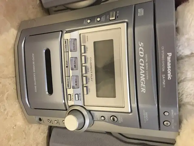 Panasonic CD stereo system with cassette deck  90w retro in Stereo Systems & Home Theatre in Mississauga / Peel Region - Image 3