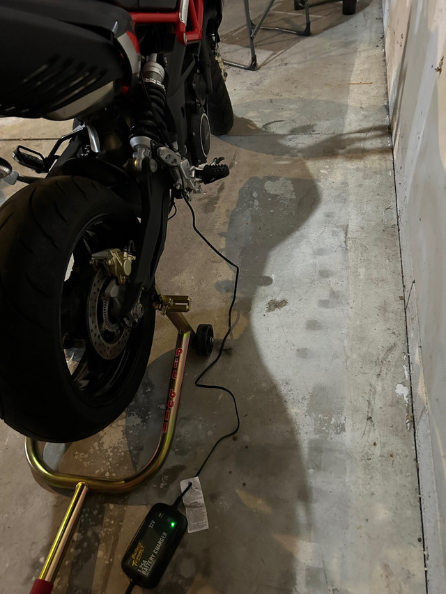 Motorcycle Battery tender in Other in Windsor Region - Image 2