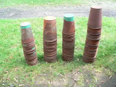 lot de 70 chaudière d'eau d'érable antique # 11302 a vendre en lot 150$ le lot reviens a 2$ la chaud...