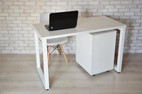 Brand new Desk with a steel legs and mobile stand