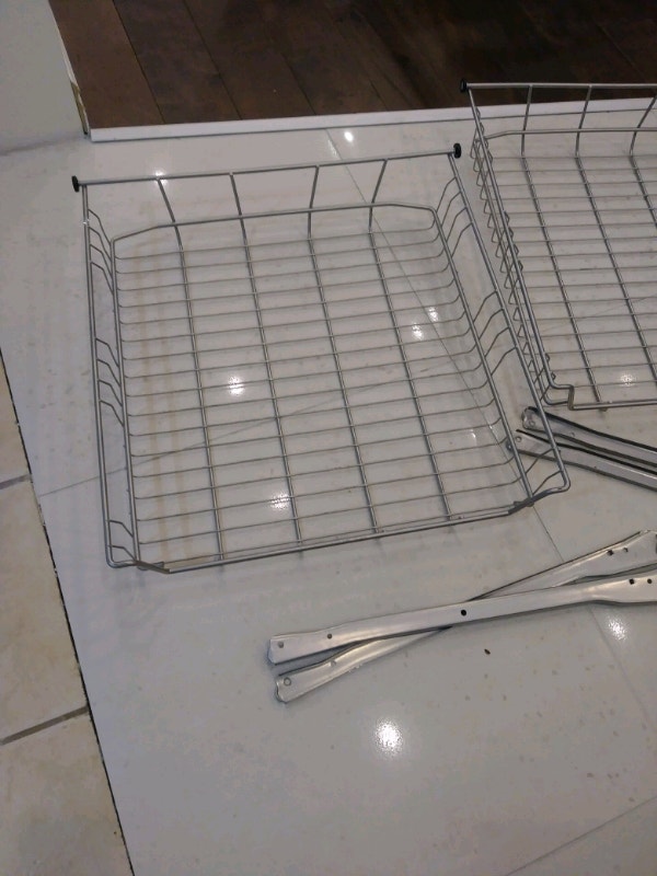 Tiroir Ikea 2 modèles un brun et 2 autres panier + quincaillerie