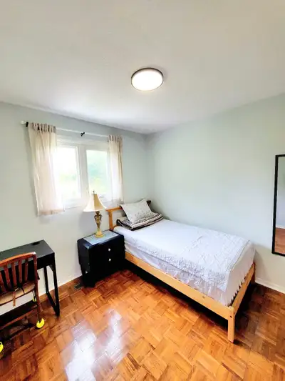[FEMALE ONLY] room for rent